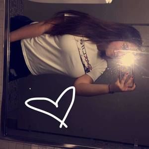 Meet your Posher, Desiree